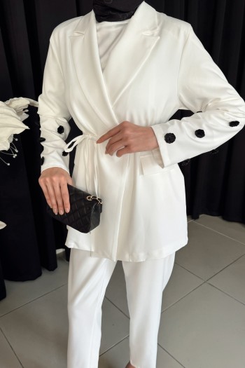 Beyaz Papatya Desenli Blazer Ceket Takım